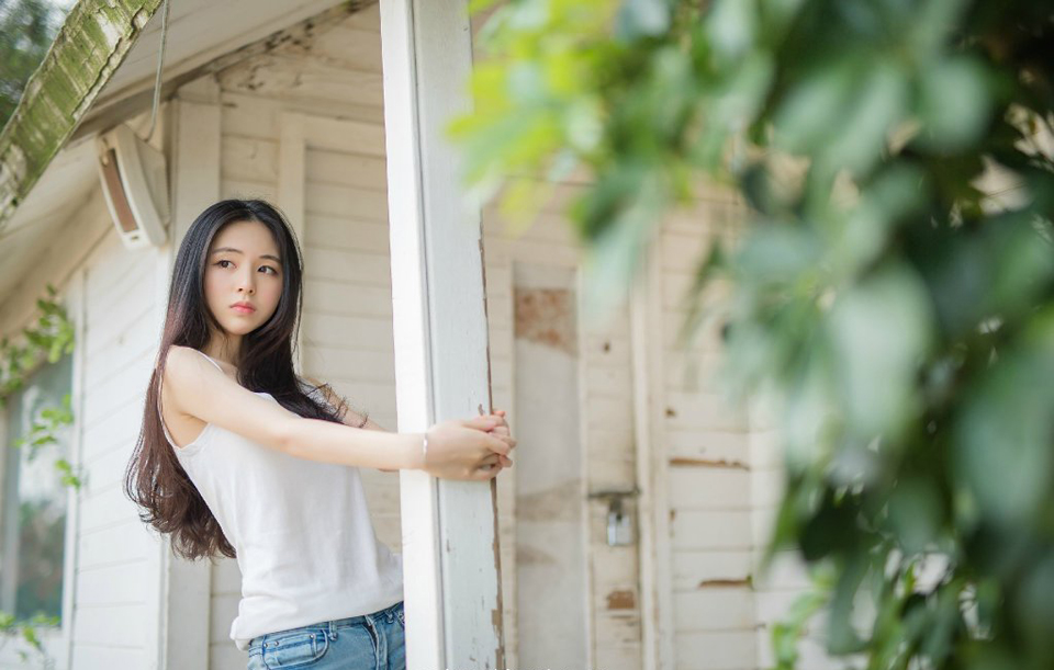 瀑布对悬崖无可畏惧，所以唱出气势磅礴的生命之歌。